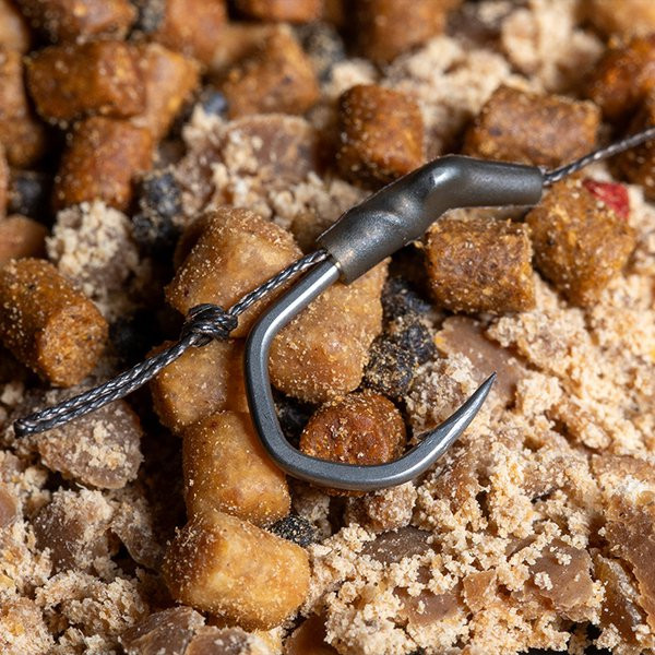 Nash Solid Bag Rig 4 voorgeknoopte haak met weerhaak, met oog 3 stuks