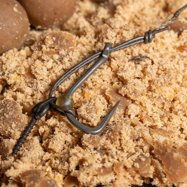 Nash Multi 8 Voorgeknoopte haak met oog, met weerhaak